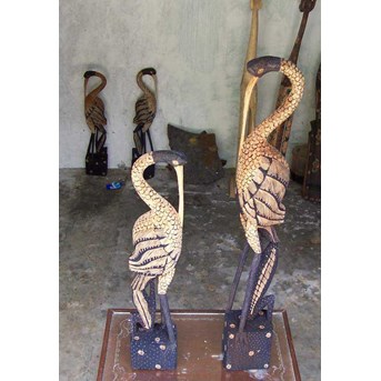 Patung jerapah, onta, burung