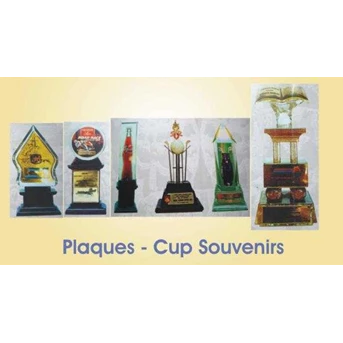 Plakat atau piala