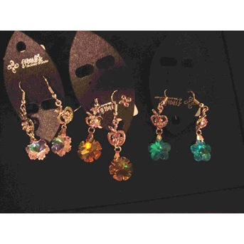 anting kristal dan apel