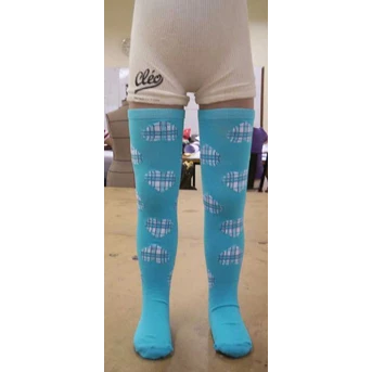 Kaos kaki panjang anak