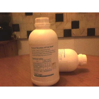 White Silica Gel in a bottle packaging, weight 1 kg