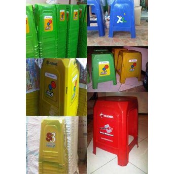 sablon di kursi plastik