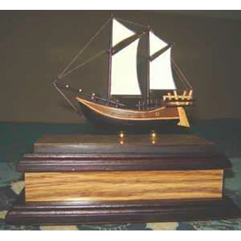 Miniatur Kapal Kayu Nusantara