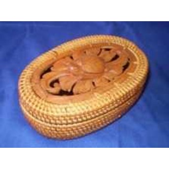 Copok oval ukir motif