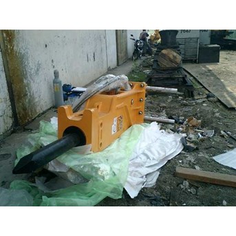 TNH HYDRAULIC BREAKER