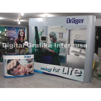 Backdrop sys & Pop up luxury Table Drager