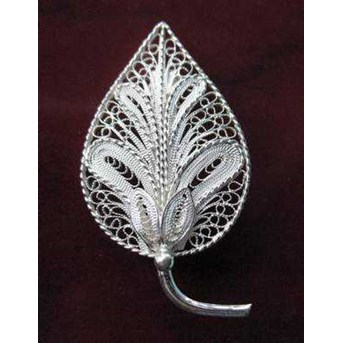 Silver filigree flower brooche