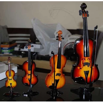Miniatur Biola (alat musik)