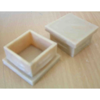 Kotak 4 x 4 cm