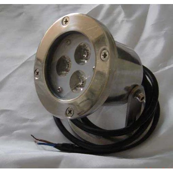 Lampu LED 3 watt di dalam kolam renang