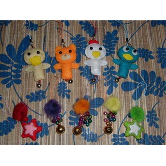 Gantungan HP Flanel