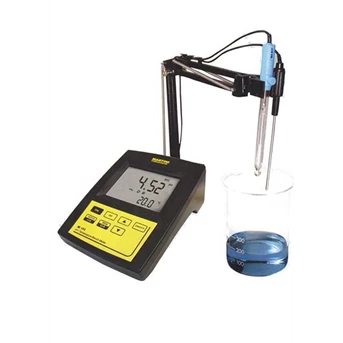 Milwaukee Mi 150 Laboratory pH/ Temperature Bench Meter