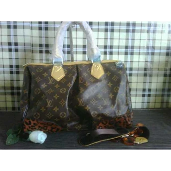 LOUIS VUITTON 021