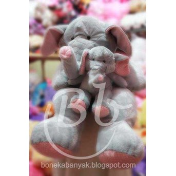 boneka gajah