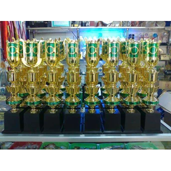 PUSAT PEMBUATAN PIALA