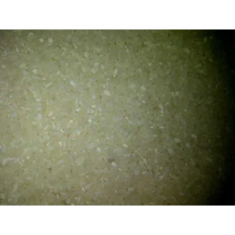 Beras broken/ broken rice