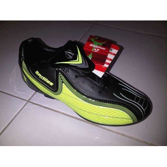 SEPATU SOCCER AEDILES