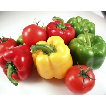 paprika merah, kuning, dan hijau