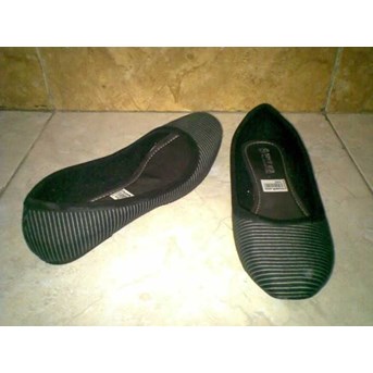 Sepatu Balet Hitam Liris Putih