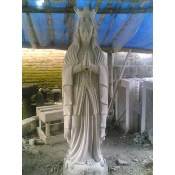 Patung Bunda Maria Ratu Rosari