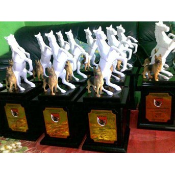 PATUNG KUDA