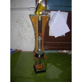 trophy kejuaraan bulutangkis PT. Semen Padang