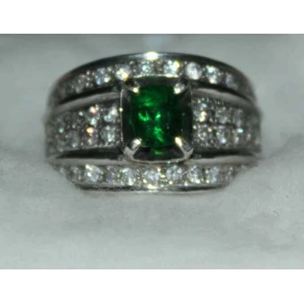 Natural tsavorite ....1.3 CRT