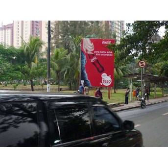 Baliho Coca-Cola Cempaka Putih