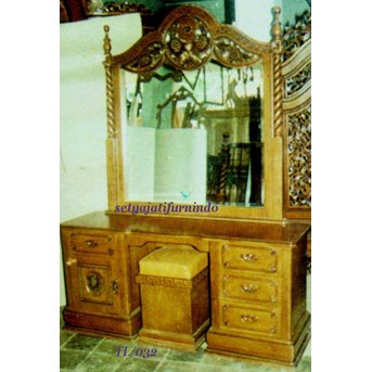 tolet / meja rias tiara