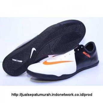 Sepatu Futsal Nike Vapor 8 Euro Hitam-Putih ( UK 39-43)