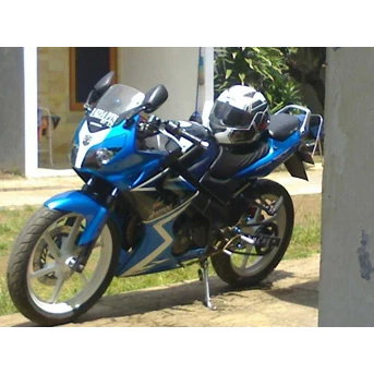 Honda CBR 150 Warna Biru