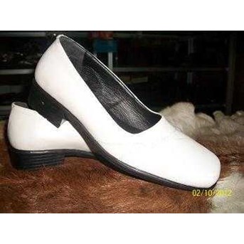 Sepatu Perawat / Bidan