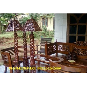 lampu mawr tiang jati