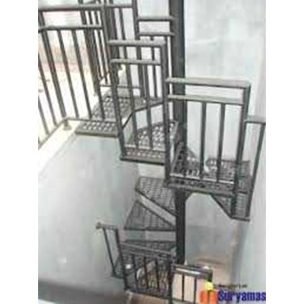 tangga besi kantor