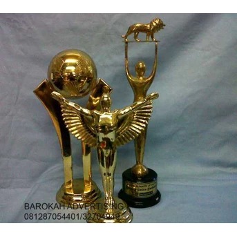 Trophy Golf, Trophy Futsal, Piala Sepak Bola