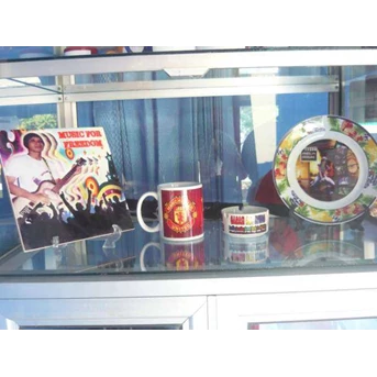 Mug, Pin, Gantungan Kunci, kaos digital