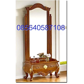 MEJA RIAS ANTIK