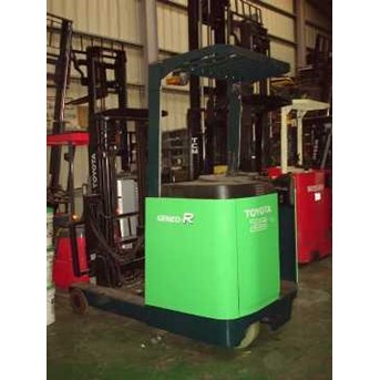 Service Reach Truck