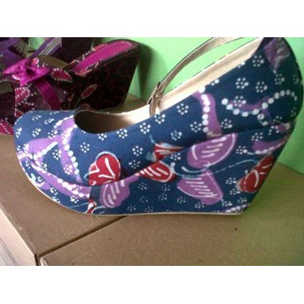 Bengkel Sepatu Batik Kreeen Hak 8 cm