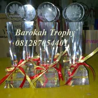 Trophy Kristal - Piala Kristal - Trophy Golf