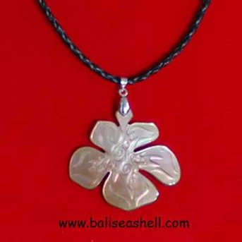 Seashell Necklace Art Jewelry / Kalung Kerang Mabe Ukir Bunga