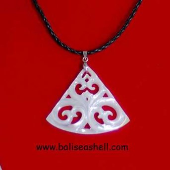 Shell Carving Art Pendants / Kalung Kerang Mutiara Ukir Segitiga