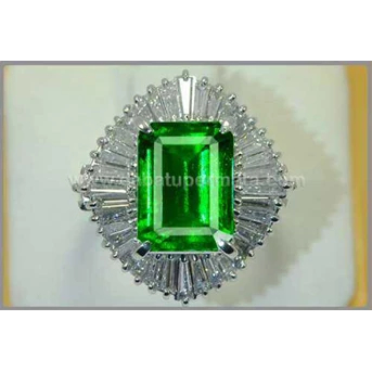 Elegant Bluish Green Emerald Colombia TOP Cristal Muluss ( EM 069)