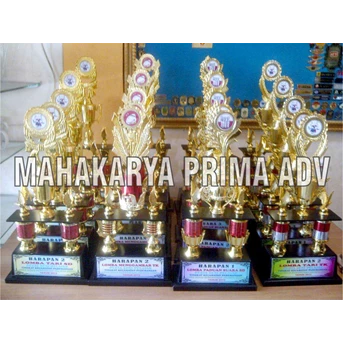 trophy kejuaraan qasidah, marawis dan mtq