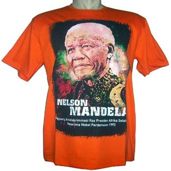 Kaos Tokoh NELSON MANDELA, Pejuang Anti Apartheid Afrika Selatan