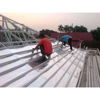 Pemasangan atap baja ringan