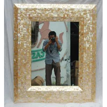 Frame Mirror From Mother Of Pearl Color Gold / Bingkai Kaca atau Cermin Dari Kerang Mutiara Emas