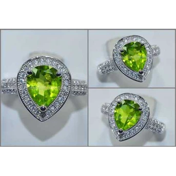 Sparkling HOT Green PERIDOT Crystal Cutting - RL 134