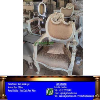 Kursi Klasik Ukir Apel Jepara ( Classic Carving Chair Apel Jepara )