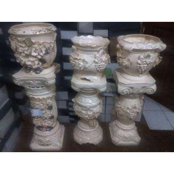Pilar keramik capodimonte